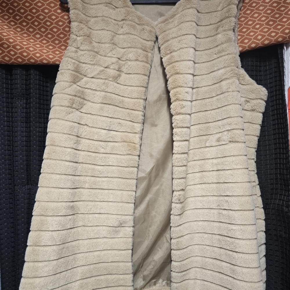 Women's Tan Faux Fur Vest